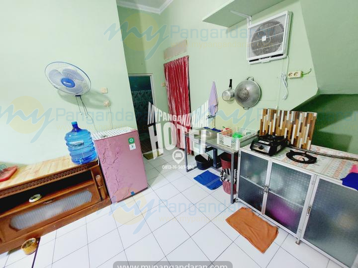 Tampilan Dapur Siap Pakai Rumah Sewa Pak Ujang Pangandaran
